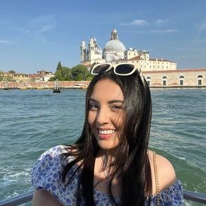 Meet your Posher, Kimberly